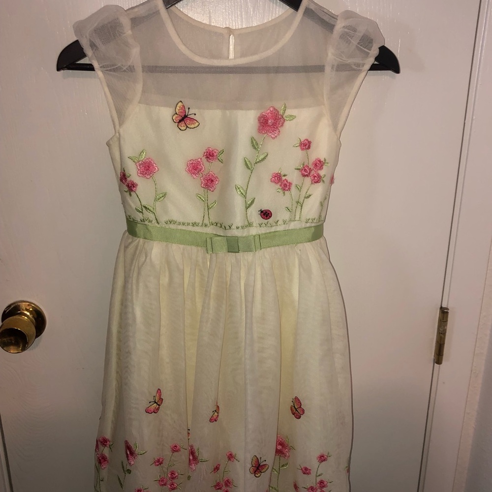 Girls dress